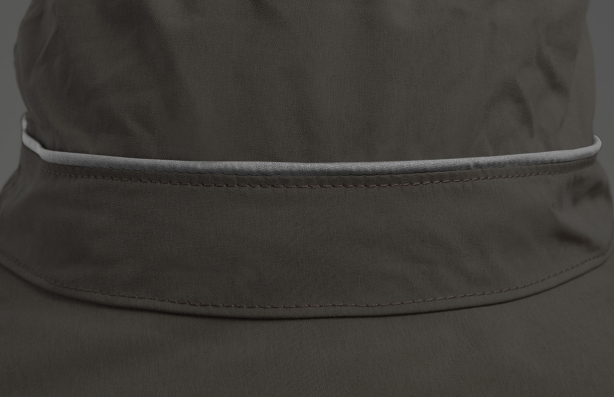 ultra-storm-bucket-taupe-reflective-details-fw20